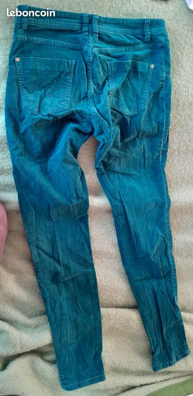 Jean vert foncé Taille 38 (image 2)