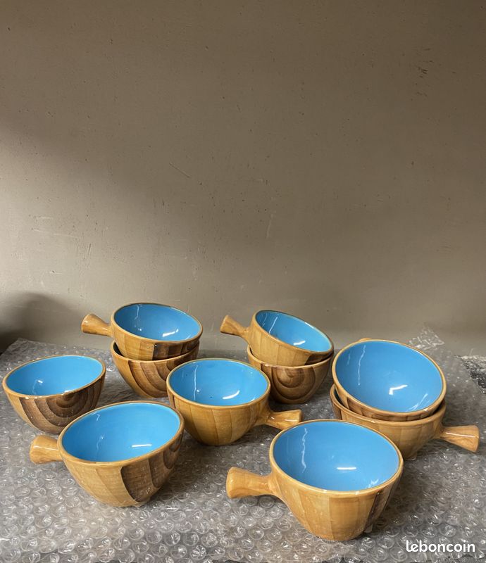 Tasses bleues et bois Vallauris (image 1)