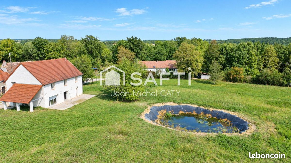 Maison 5 pièces 157 m² · à Saint-Amand-en-Puisaye · 157 m² · 160 000 €