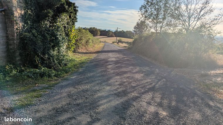A vendre terrain a batir a busset