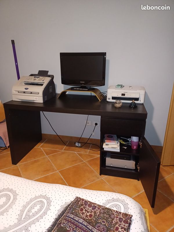 Bureau (image 4)