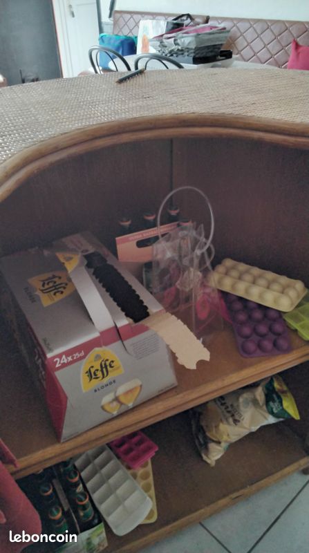 Bar avec deux tabouret (image 2)