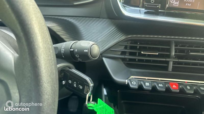 Peugeot 208 1.2 PureTech 75ch S&S Like (image 24)