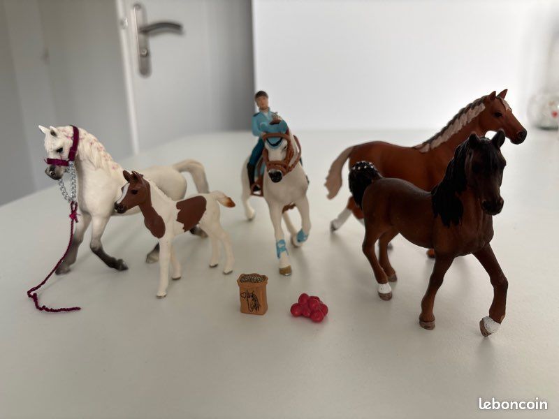 Lot de 5 chevaux/schleich avec accessoires (image 1)