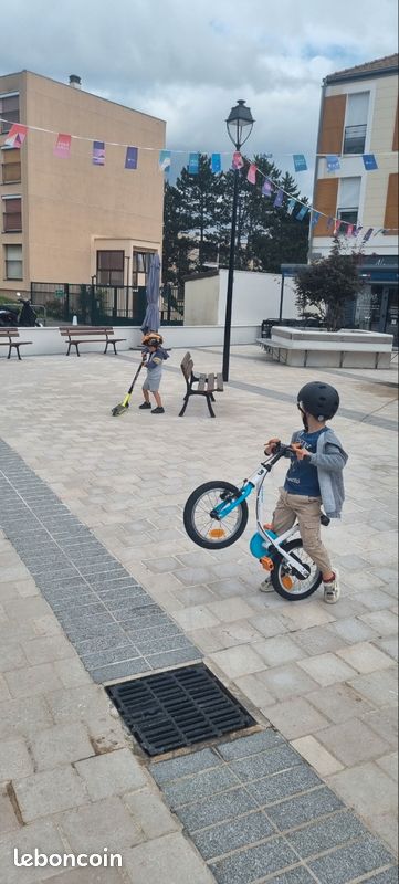Vélo 2 ou 4 roues garçon (image 2)