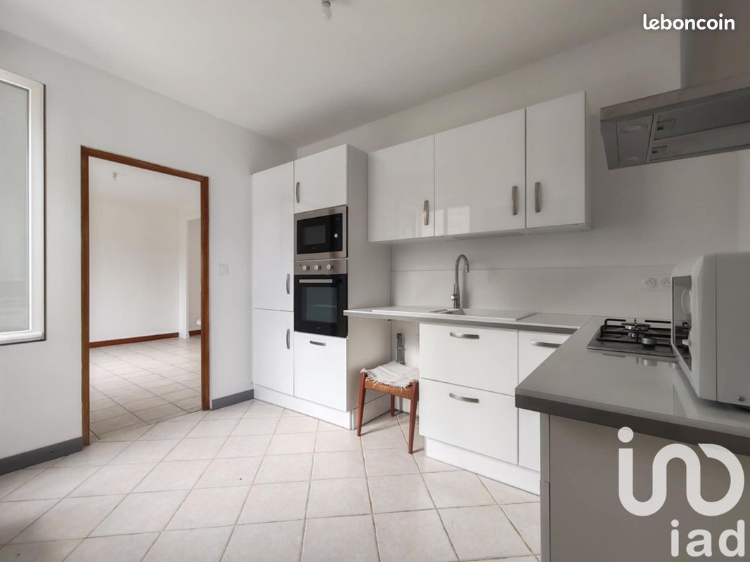 Maison 4 pièces 80 m² · à Surgères · 80 m² · 160 000 €
