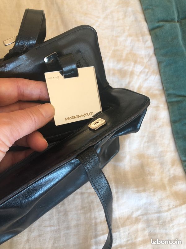 Mandarina Duck Sac : cuir lisse noir- grande pochette en bandoulière (image 3)