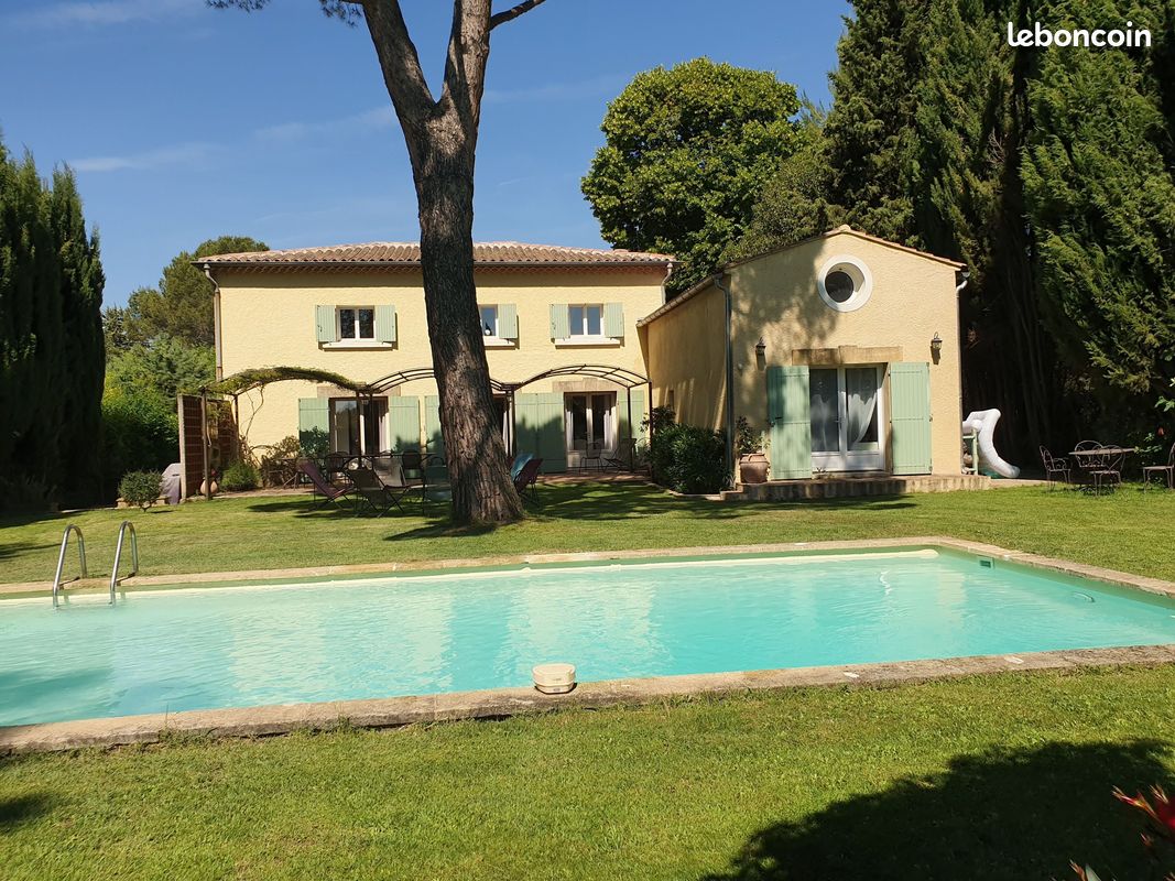 Maison 5 pièces 200 m² · à Aix-en-Provence · 200 m² · 1 080 000 €