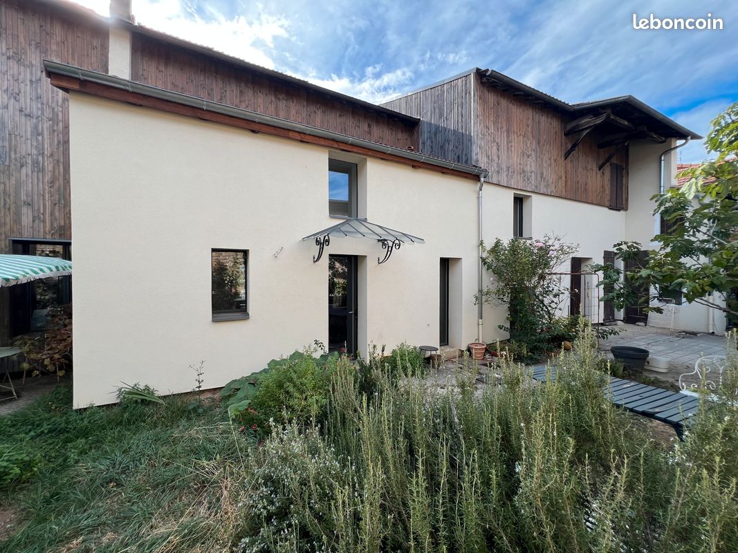 Maison 9 pièces 310 m² · à Ambérieu-en-Bugey · 310 m² · 550 000 €