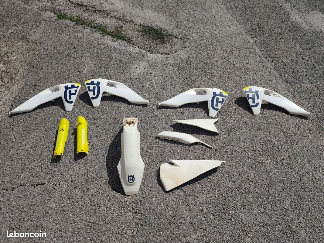 Kit plastique 250 FC (image 1)