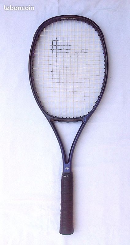 Raquette de tennis Nassau Aérodynamic et sa housse