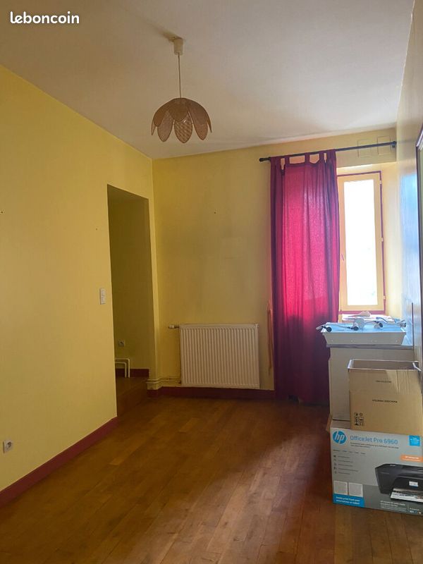 Immeuble 4 pièces 537 m² ESTISSAC (image 10)