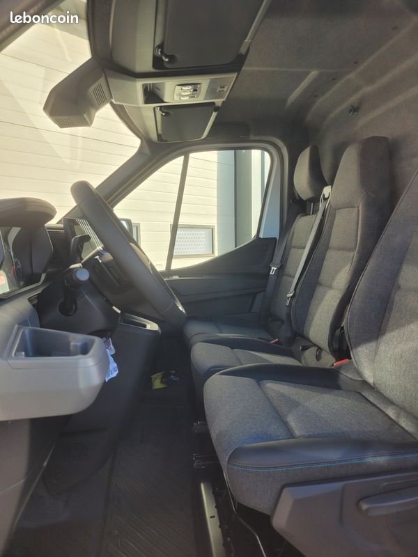 RENAULT MASTER IV 3T5 L3H2 FOURGON 2.0 Blue DCI 170 AUTO EXTRA 03 PLACES NEUF avec BOITE AUTO + CAMÉRA RECUL + CLIM AUTO + RADARS AVANT-ARRIERE-LATÉRAUX + PNEUS TOUS TEMPS ( Prix de Vente 34 990 HT ) (image 5)