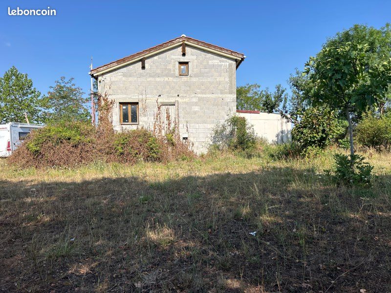 Maison 6 pièces 108 m² · à Saint-Pierre-de-l'Isle · 108 m² · 135 000 €