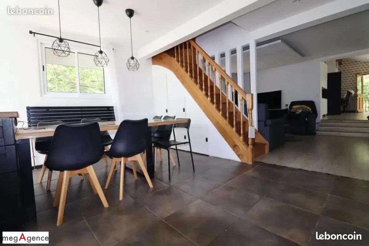 Maison 6 pièces 164 m² · à La Ricamarie · 164 m² · 215 000 €
