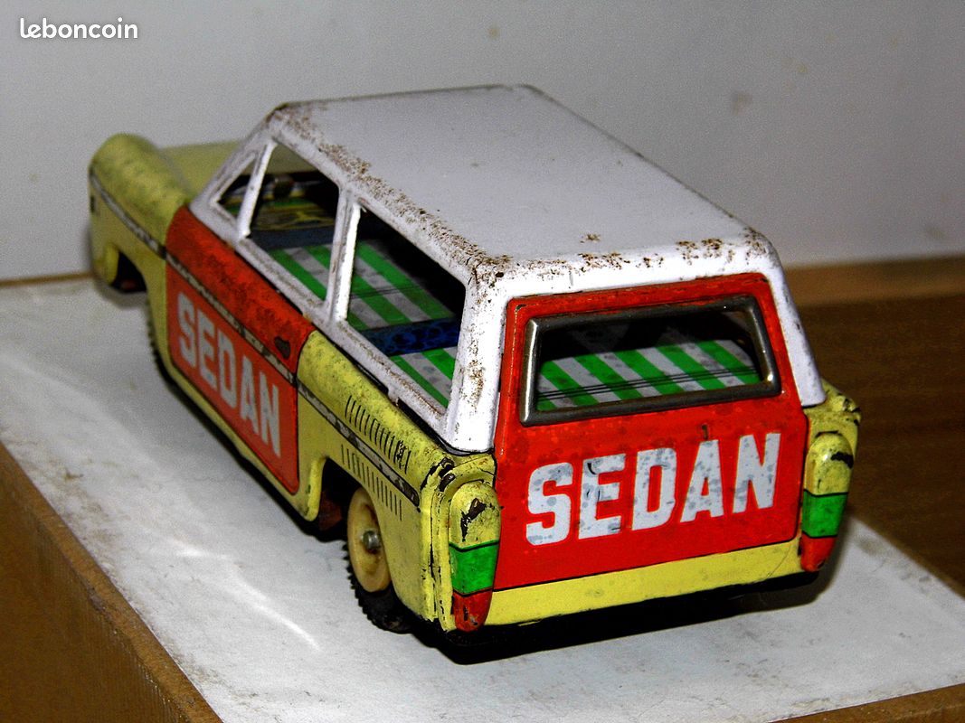 MF998 TIN TOY SEDAN JOUET TOLE VINTAGE 60/70 ANCIEN