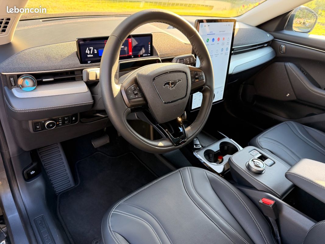 FORD MUSTANG MACH-E Standard Range 269ch RWD | Pack Technologie • B&O • Toit panoramique (image 7)