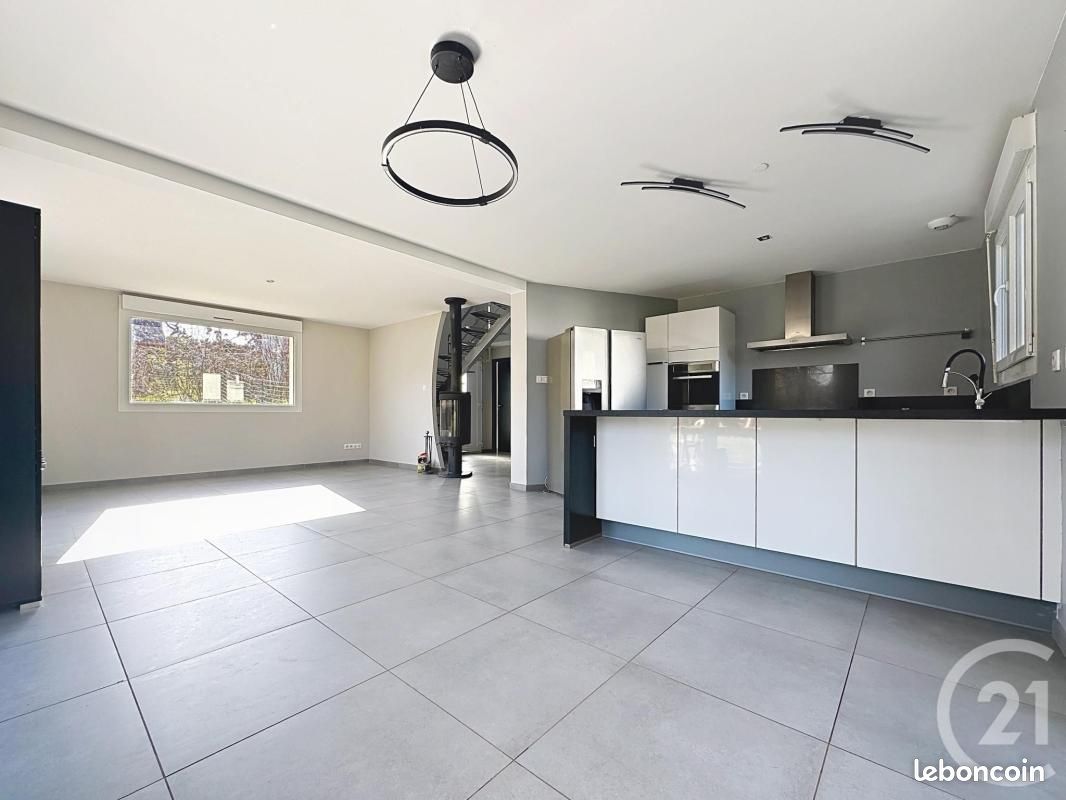 Maison 6 pièces 150 m² · à Chenebier · 150 m² · 1 200 €/mois