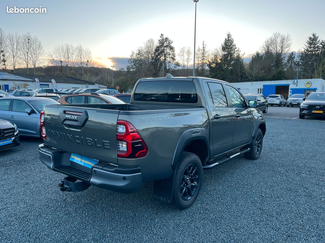 Nouveau Toyota Hilux 2.8 D4D 204 cv Invincible BVA Double Cabine SANS MALUS SANS TVS (image 2)