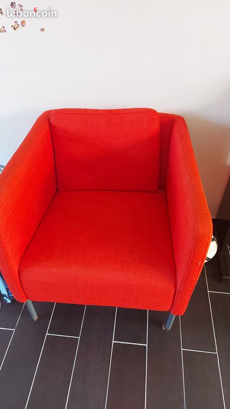 Fauteuil orange de Ikea (image 1)
