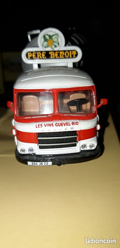 Renaultt 1000 kg Milliat freres 1/43 Corgi neuf serie limitée 2762