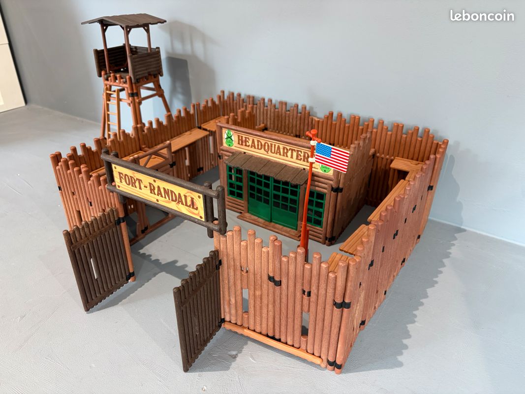 Lot Playmobil Western Fort Avec Drapeau US (réf B1247, 3419, 3420) - Occasion, à Vérifier