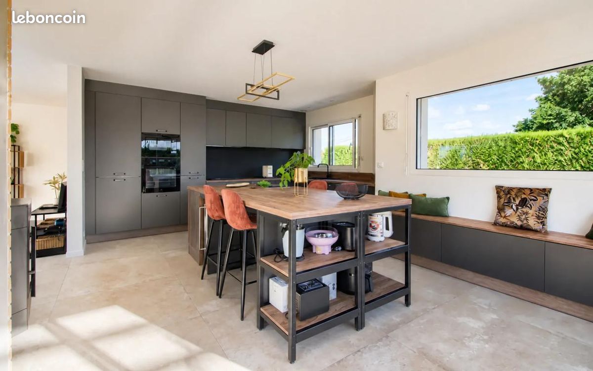 Maison 5 pièces 131 m² · à Saint-Avé · 131 m² · 700 000 €