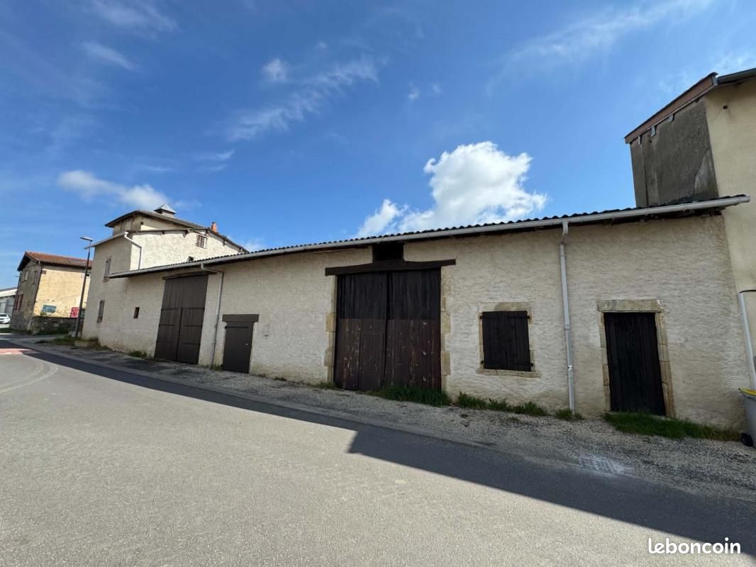 Maison 4 pièces 300 m² · à Lezoux · 300 m² · 95 000 €