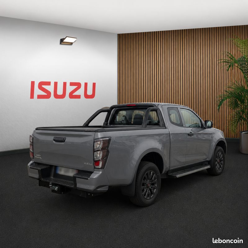 Isuzu d-max space nitro sport 4x4 2.2l (image 2)