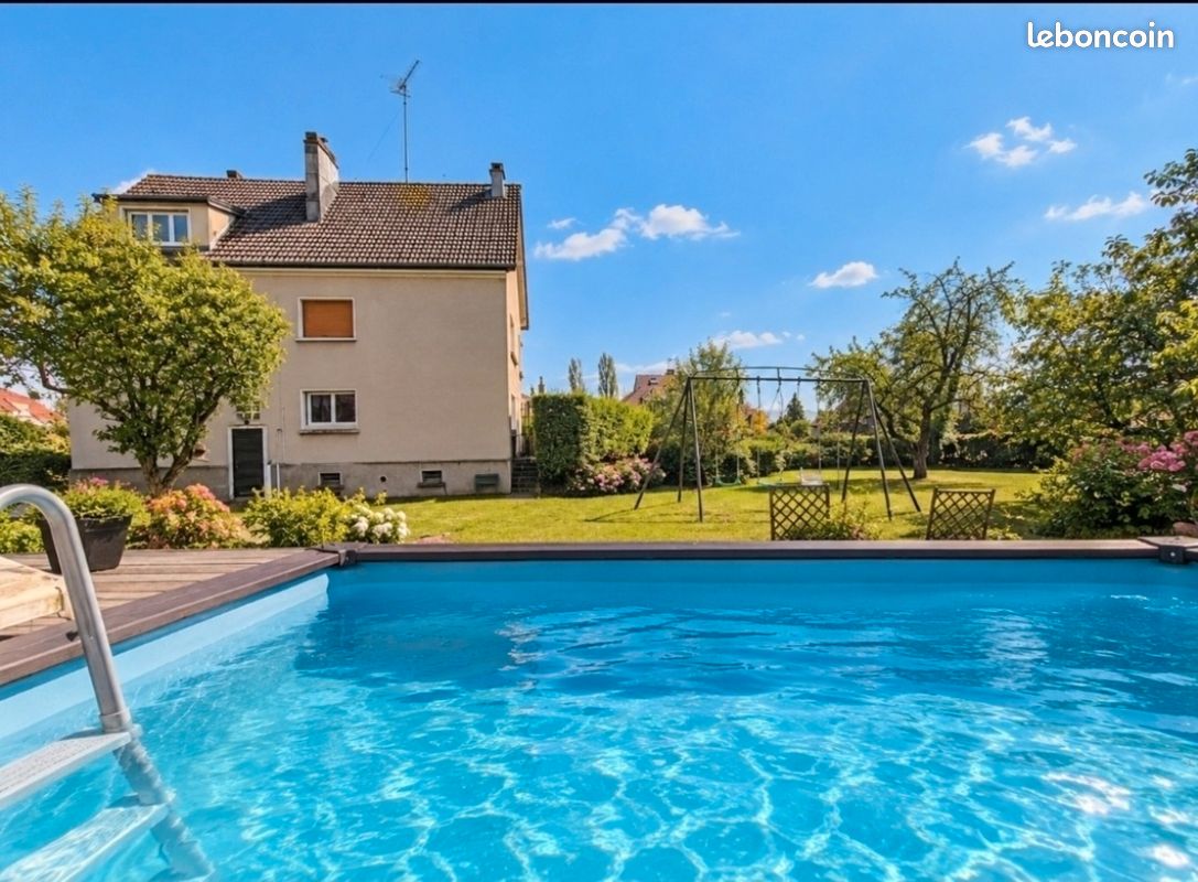 Maison 9 pièces 238 m² · à Charmes · 238 m² · 344 000 €