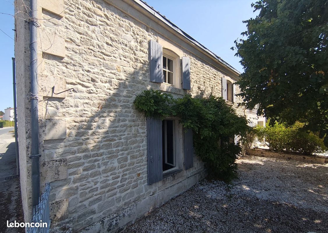 Maison 5 pièces 142 m² · à Fors · 142 m² · 220 500 €