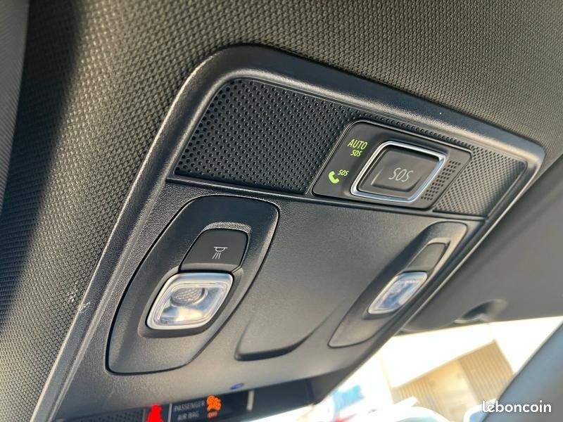 Renault Clio 1.6 E-Tech 140ch Initiale Paris -21 (image 22)