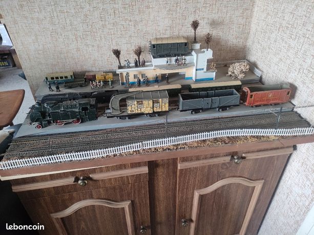Jouet mécanique ancien métal train locomotive collection en France Jouet mécanique ancien métal train locomotive collection en France