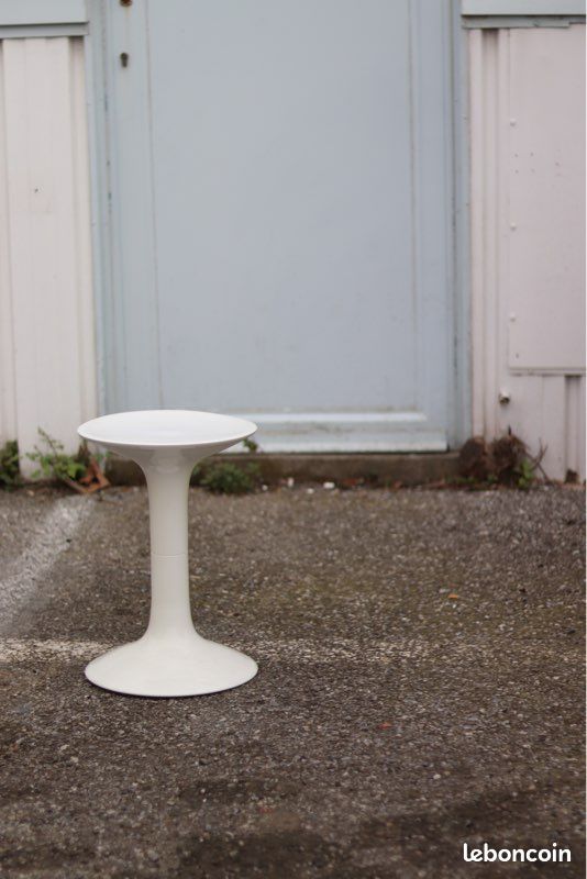 Tabouret blanc pied tulipe par Tatay (image 1)