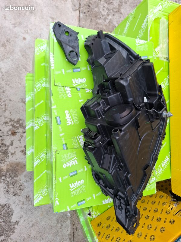 Phare avant droit LED pour Peugeot 208 et 2008 (image 3)