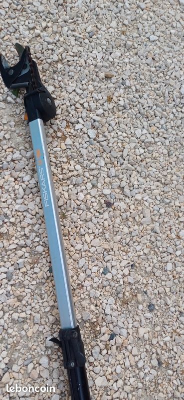 Coupe branche telecospique fiskars (image 3)
