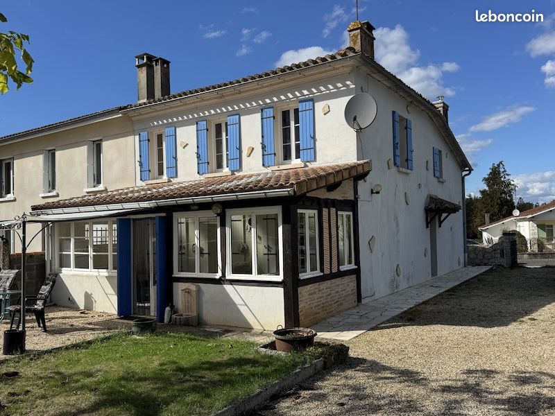 Maison 7 pièces 144 m² · à Cercoux · 144 m² · 148 000 €