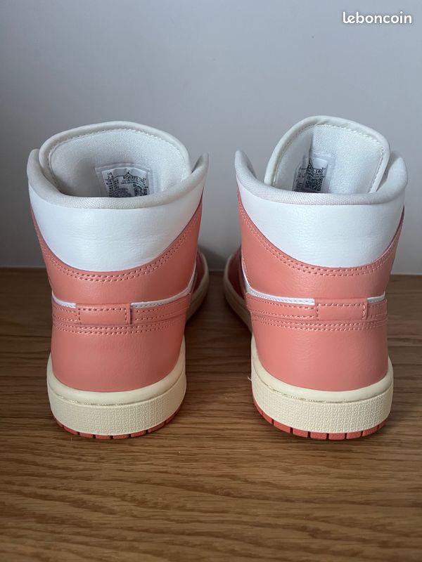 Baskets Streetwear Lifestyle WMNS Nike Air Jordan 1 Mid Madder Root Taille 7.5 38,5 Neuf (image 4)