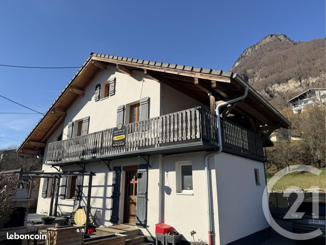 Maison 5 pièces 90 m² · à Taninges · 90 m² · 378 000 €