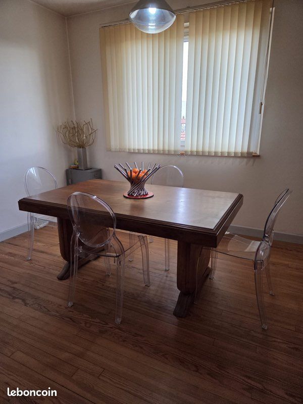 Table à manger en noyer (image 1)