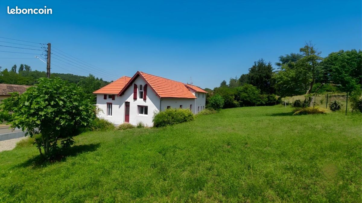 Maison 7 pièces 244 m² · à Salies-de-Béarn · 244 m² · 380 000 €