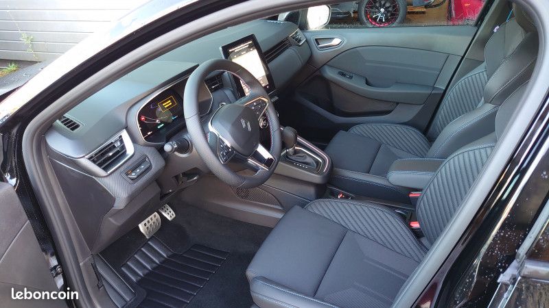 Renault CLIO V 1.6 E-TECH 145CH FULL HYBRID ESPRIT ALPINE - 25 (image 4)