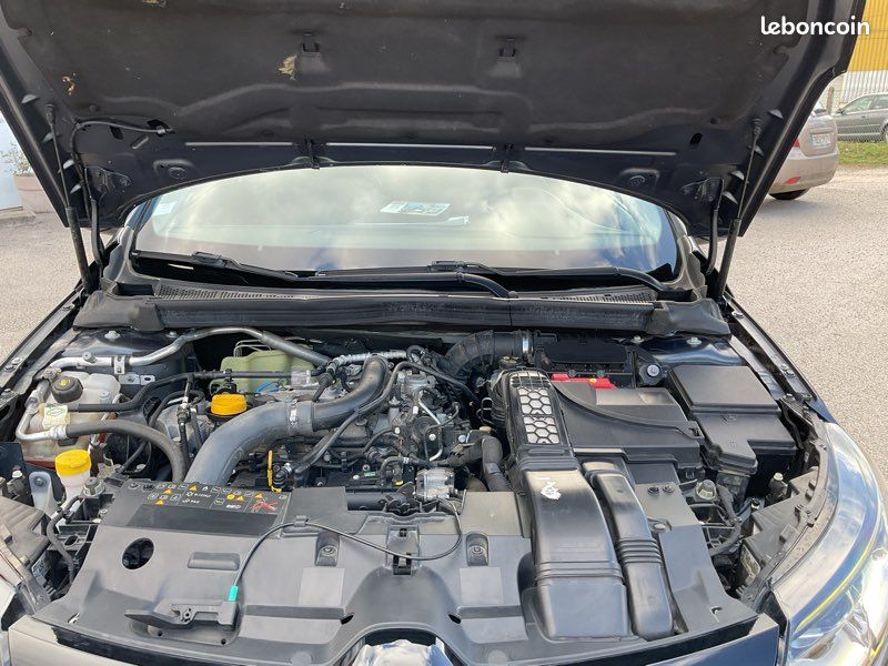 Renault megane iv 1.2 tce 130 energy intens (image 10)
