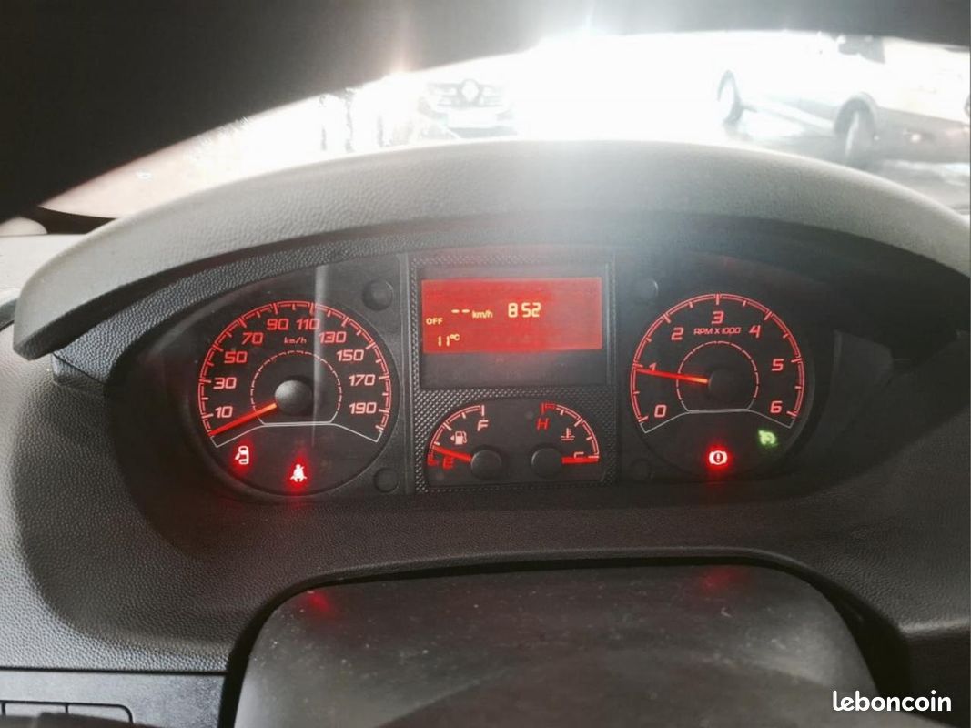 PEUGEOT BOXER Premium 335 L2H2 2.2 BlueHDi S&S - 165 III FOURGON TOLE Fourgon Tolé 335 L2H2 PHAS (image 6)