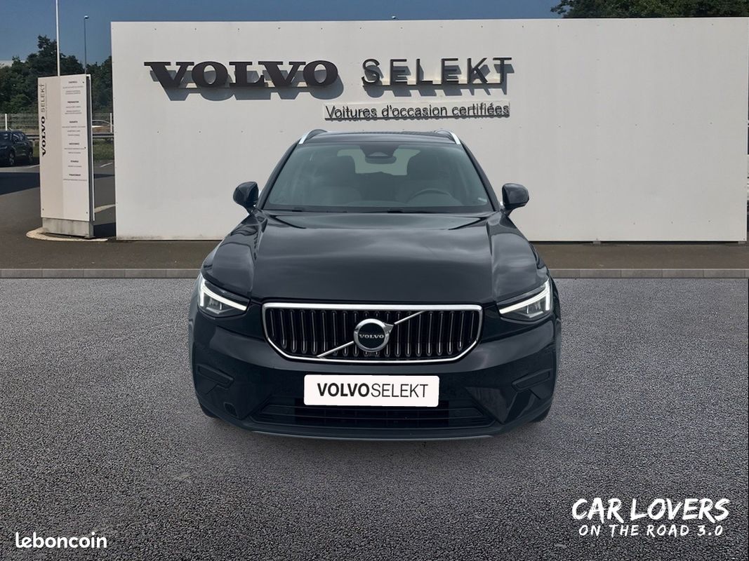 VOLVO XC40 B3 163 ch DCT7 Momentum Business (image 8)