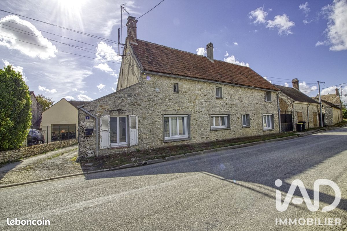 Maison 7 pièces 203 m² · à Beaumont-du-Gâtinais · 203 m² · 188 000 €