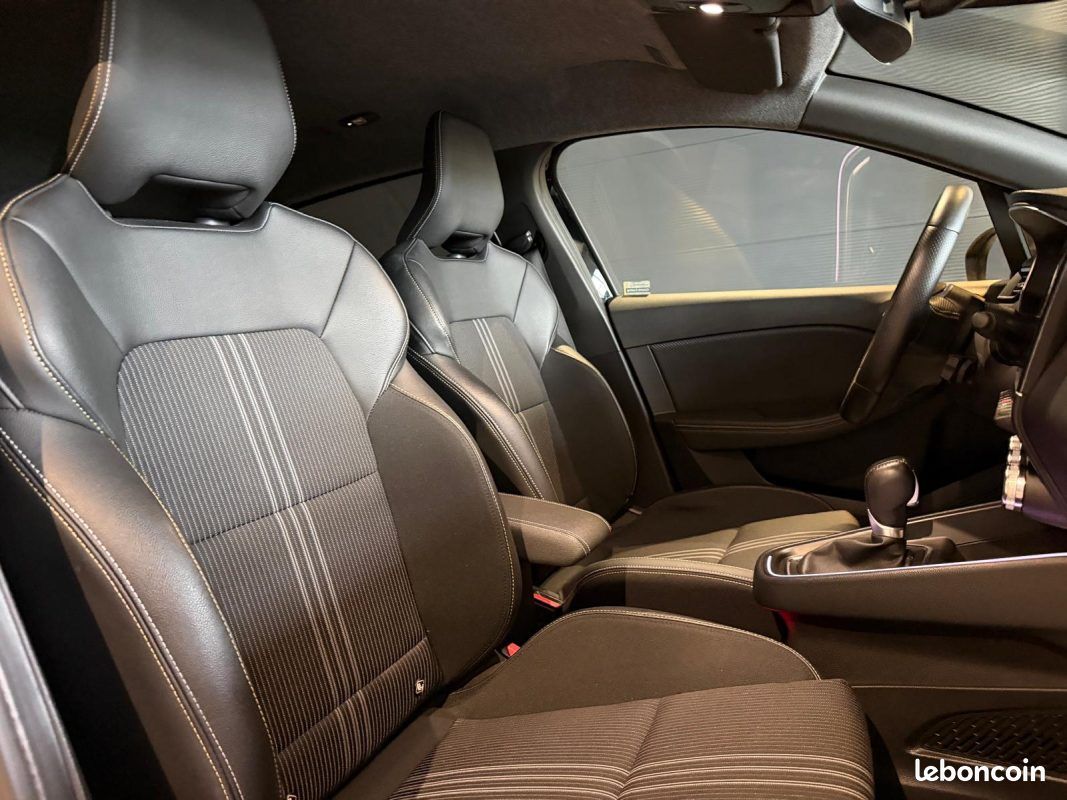 Renault clio e-tech engineered full hybrid 145 (image 15)