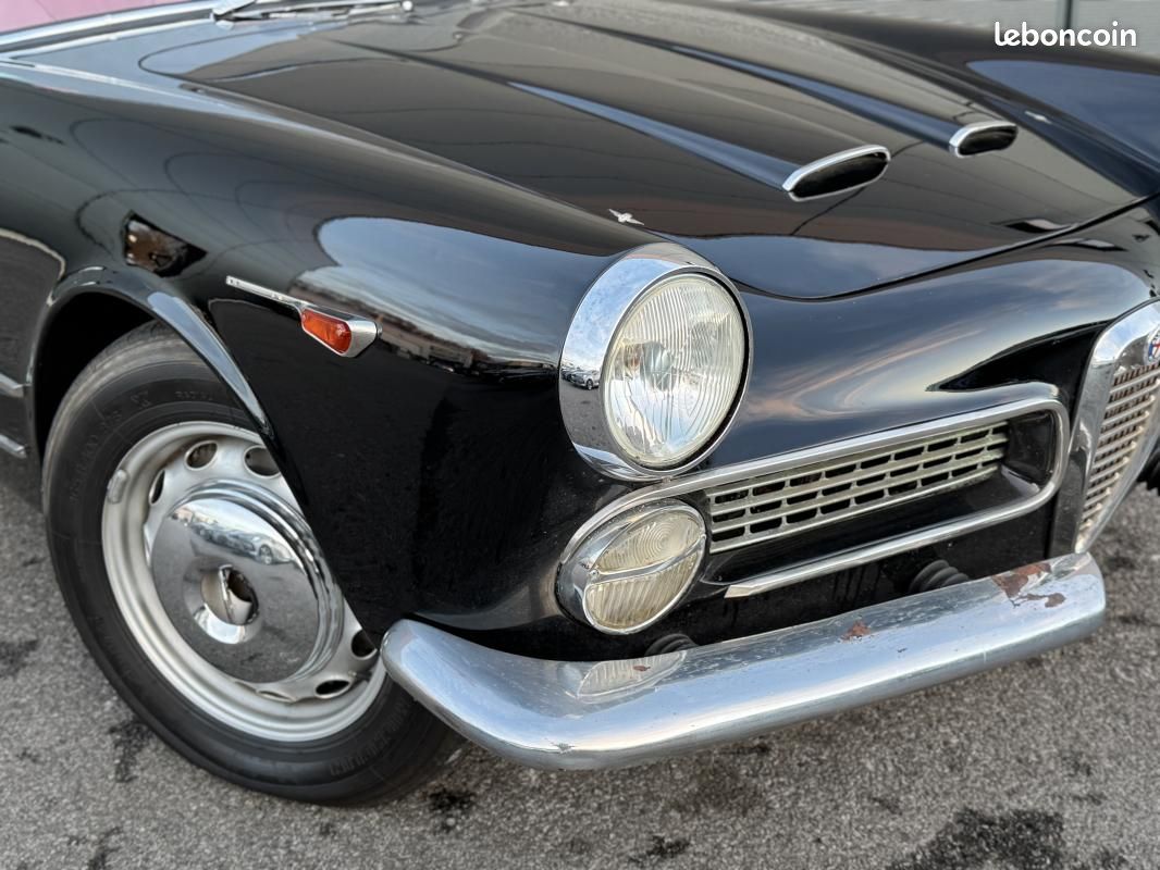 Alfa Romeo 2000 SPIDER TOURING TRÈS BEL ÉTAT 3500 KMS (image 6)