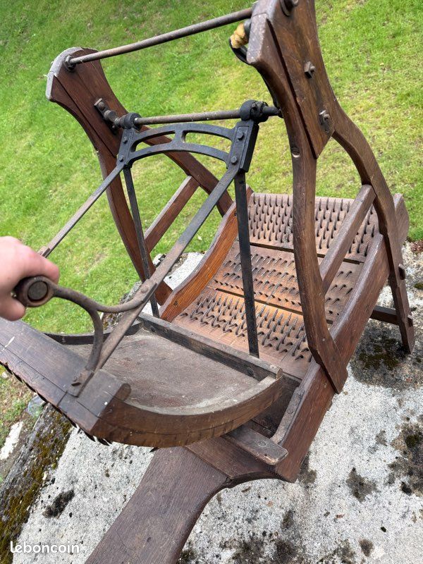 Matériel ancien à carder là laine (image 1)