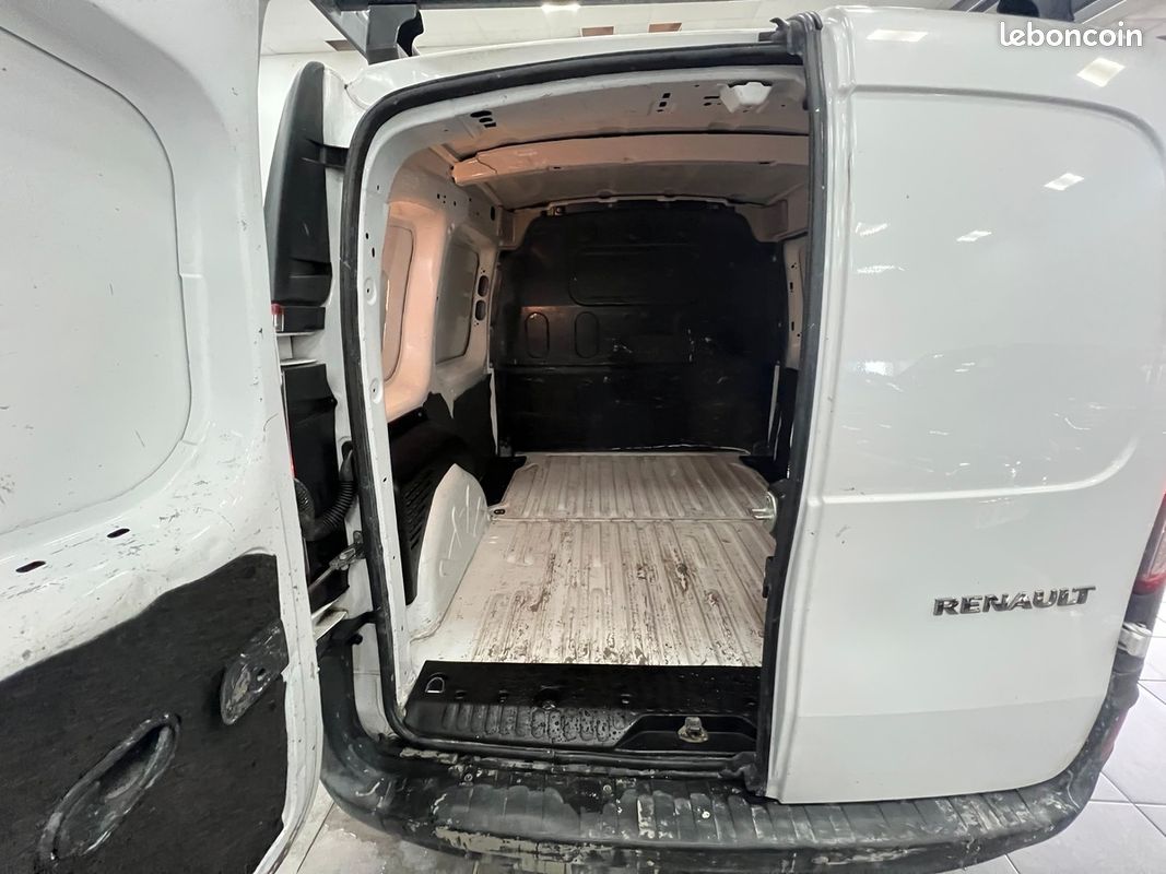 RENAULT Kangoo 1.5 BLEU DCI 95 CH TVA RECUPERABLE / Financement possible (image 13)
